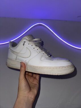 Nike White Men's Low-Top Sneakers